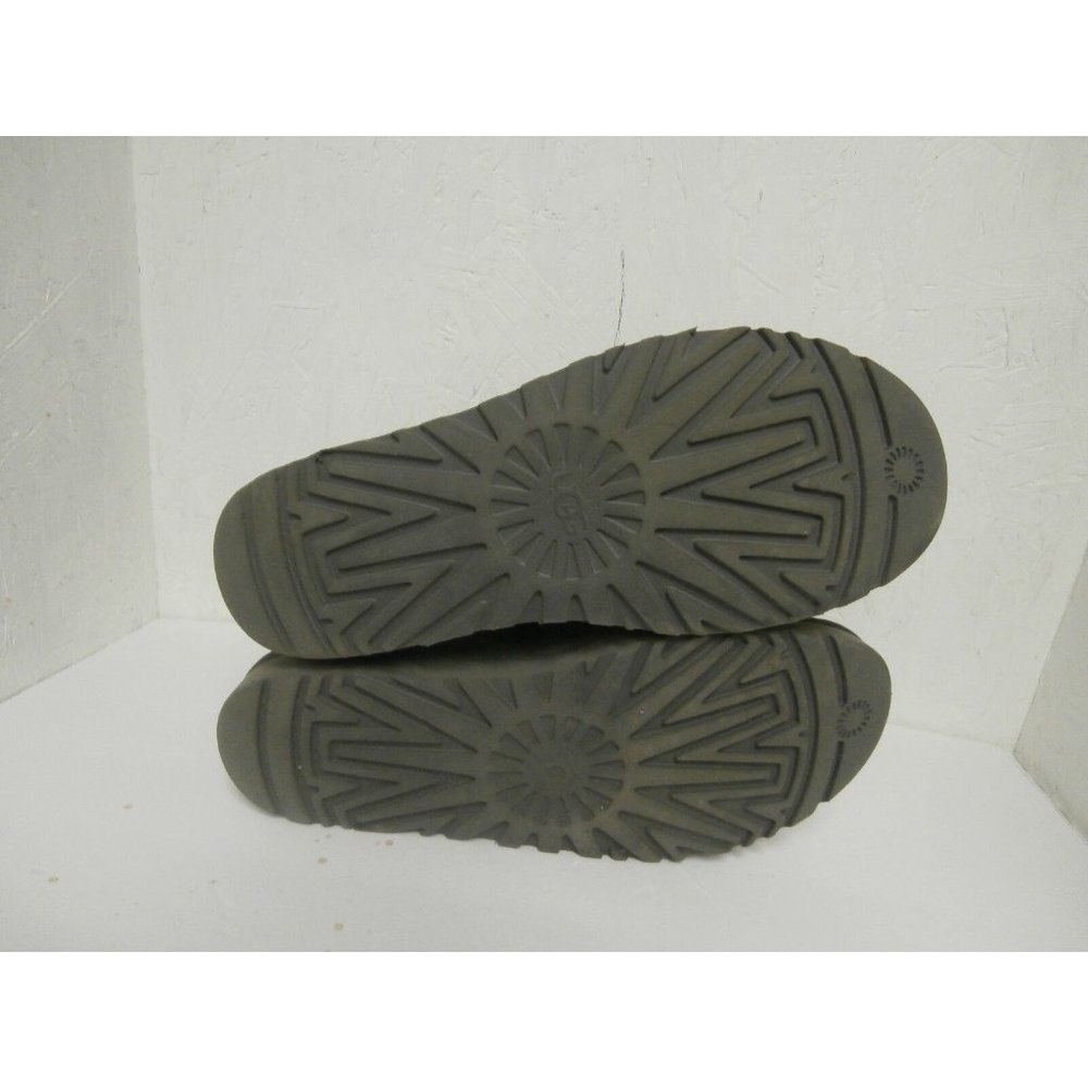 Ugg Women's 1016223 Classic ll Short Gray Size 8 USED!!! - Picture 5 of 6